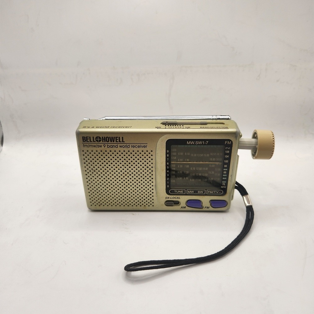 Bell & Howell 9 Band World Receiver Portable Radio FM MW SW1-7 Gold S438